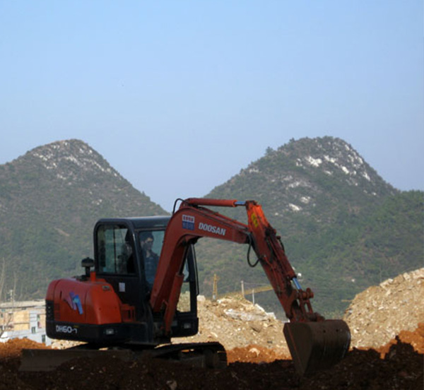 挖掘機(jī)培訓(xùn)轉(zhuǎn)土